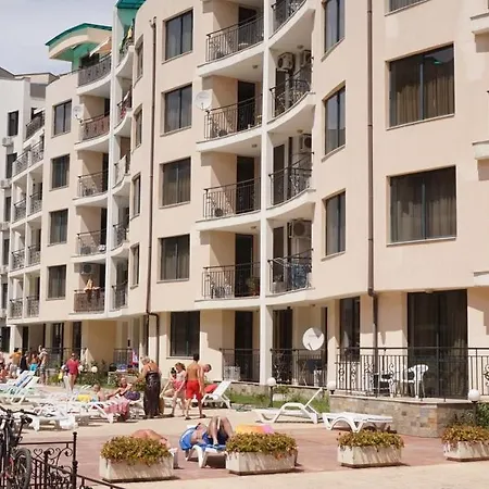 דירה Sunny Avalon